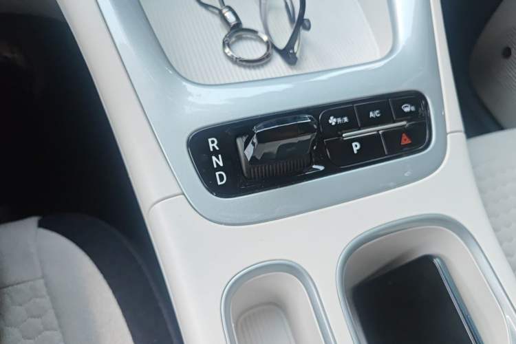 Used Geely Galaxy Geome 2025 UP 410km Exploration Edition Gear Lever