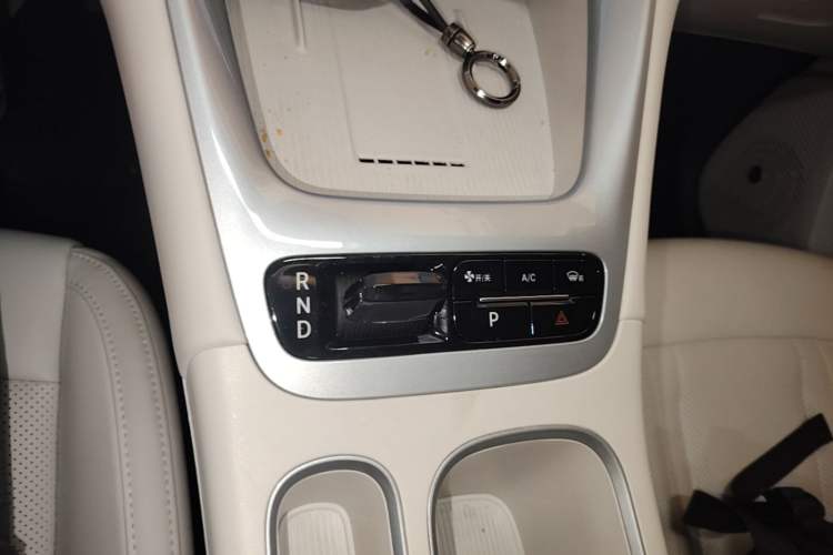 Used Geely Galaxy Geome 2025 UP 410km Exploration+ Edition Gear Lever