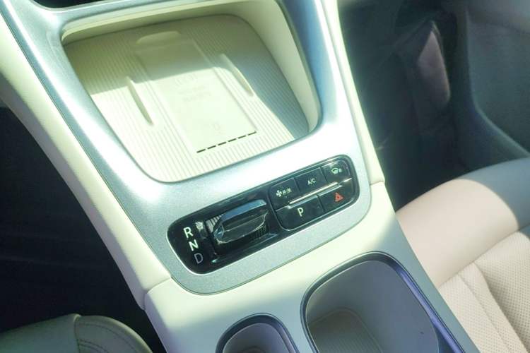 Used Geely Galaxy Geome 2025 UP 410km Exploration+ Edition Gear Lever