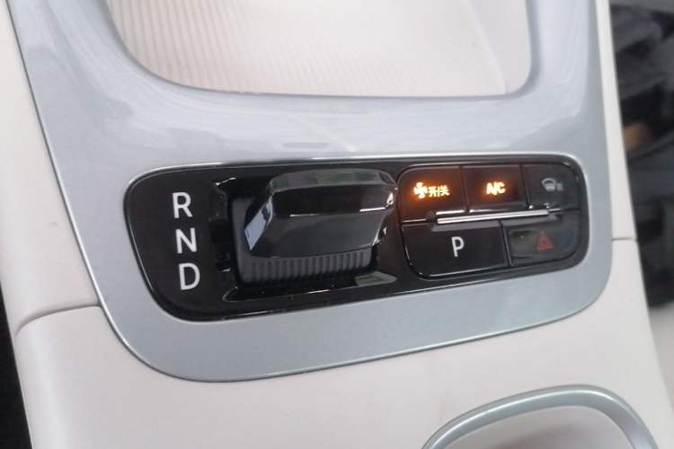 Used Geely Galaxy Geome 2025 UP 410km Exploration Edition Gear Lever