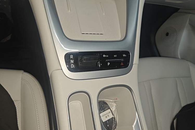 Used Geely Galaxy Geome 2025 UP 410km Exploration+ Edition Gear Lever