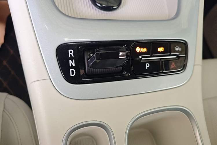 Used Geely Galaxy Geome 2025 UP 410km Exploration Edition Gear Lever