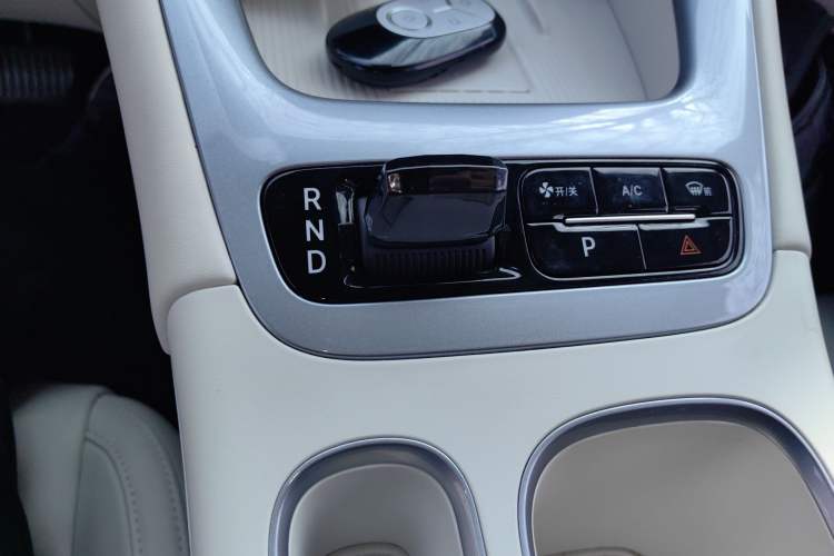 Used Geely Galaxy Geome 2025 UP 410km Exploration+ Edition Gear Lever