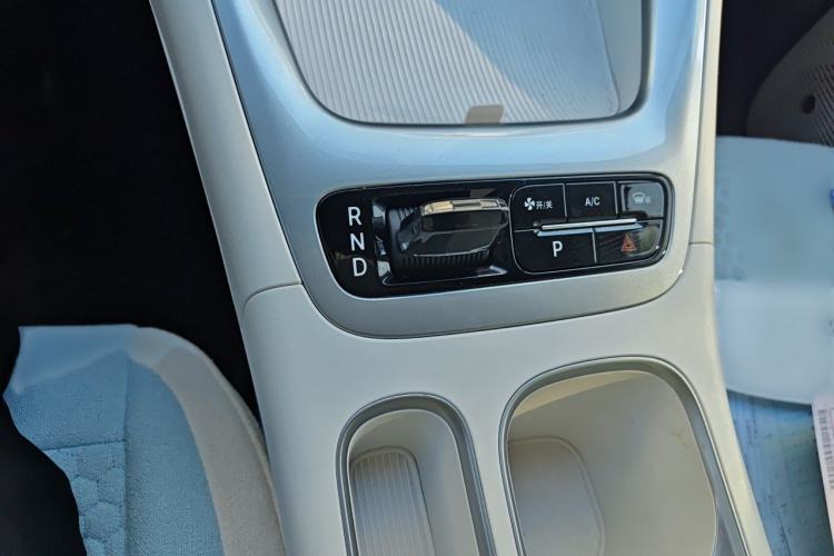Used Geely Galaxy Geome 2025 UP 410km Exploration Edition Gear Lever