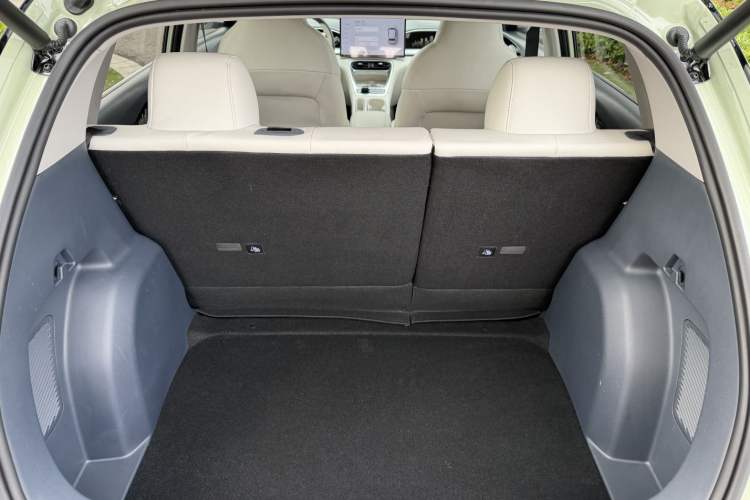 Used Geely Galaxy Geome 2025 UP 410km Exploration+ Edition Interior 11