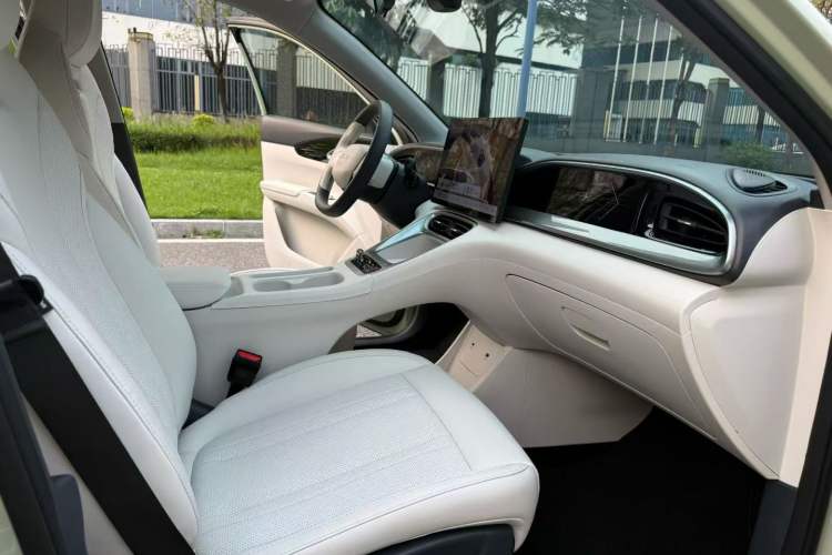 Used Geely Galaxy Geome 2025 310km Dream Edition Interior 3
