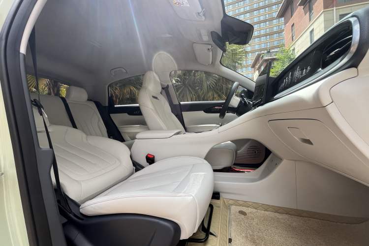 Used Geely Galaxy Geome 2025 UP 410km Exploration+ Edition Interior 4