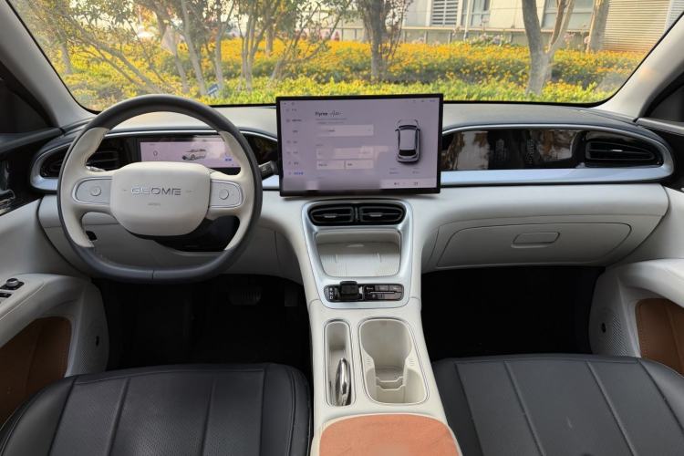 Used Geely Galaxy Geome 2025 UP 410km Exploration+ Edition Interior 5