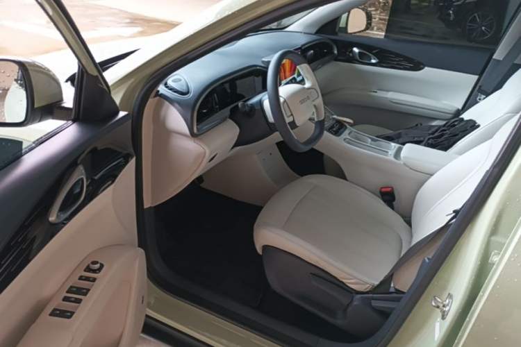 Used Geely Galaxy Geome 2025 410 km Free Version Left Front Seat