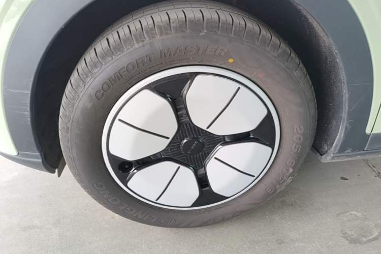 Used Geely Galaxy Geome 2025 310km Youth Edition Left Front Wheel Hub