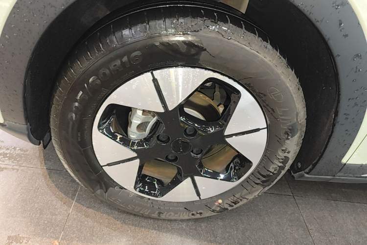 Used Geely Galaxy Geome 2025 310km Dream Edition Left Front Wheel Hub