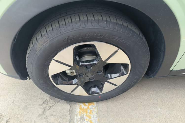 Used Geely Galaxy Geome 2025 UP 410km Exploration+ Edition Left Front Wheel Hub