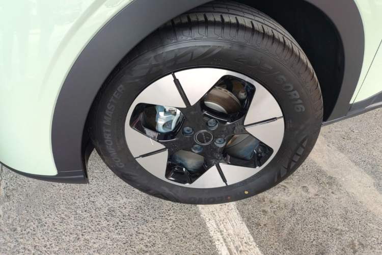 Used Geely Galaxy Geome 2025 UP 410km Exploration Edition Left Front Wheel Hub