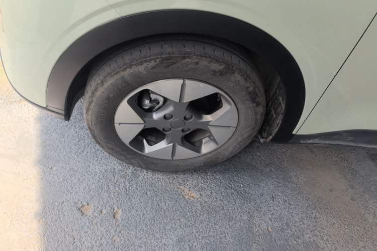 Used Geely Galaxy Geome 2025 UP 410km Exploration+ Edition Left Front Wheel Hub