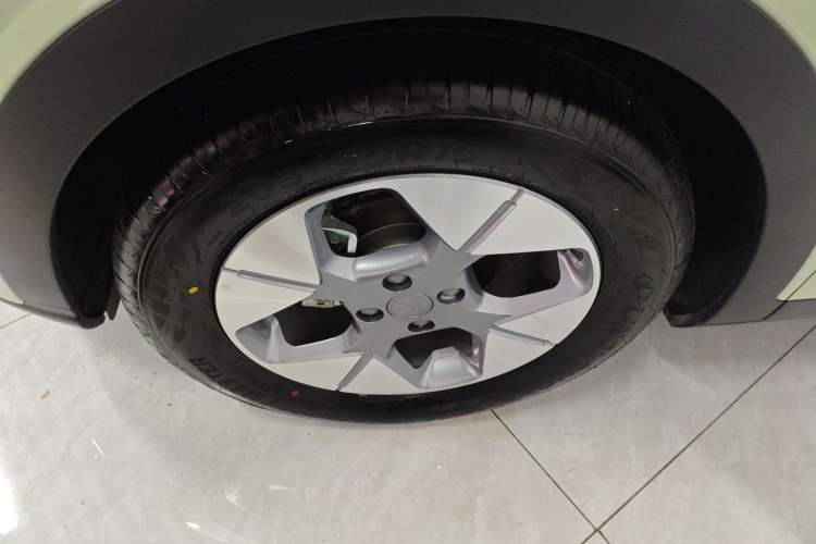 Used Geely Galaxy Geome 2025 UP 410km Exploration+ Edition Left Front Wheel Hub