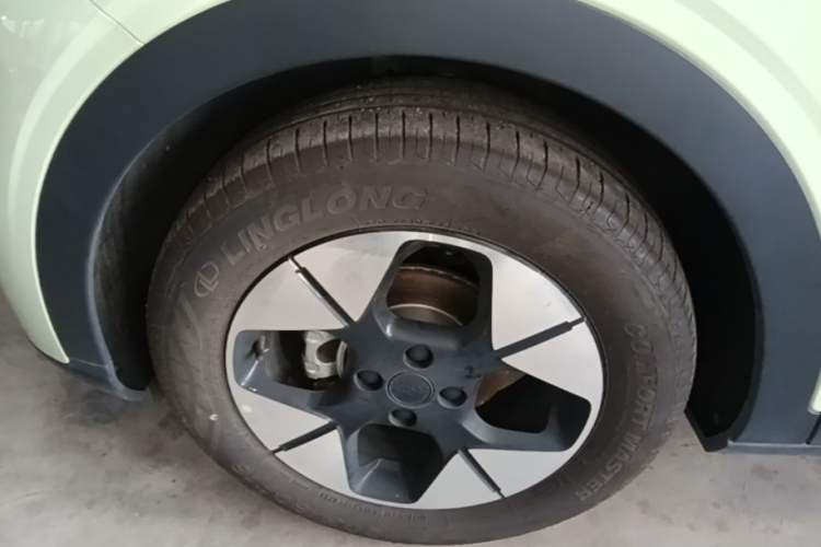 Used Geely Galaxy Geome 2025 UP 410km Exploration+ Edition Left Front Wheel Hub