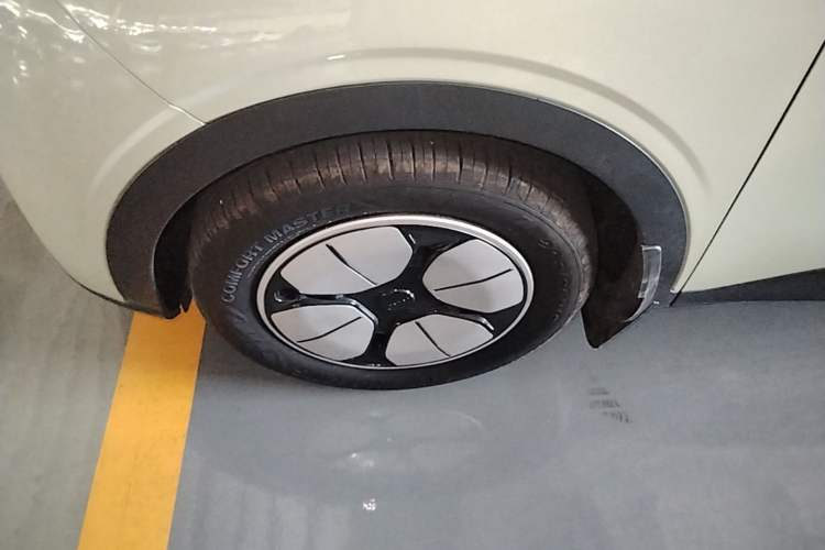 Used Geely Galaxy Geome 2025 310km Youth Edition Left Front Wheel Hub