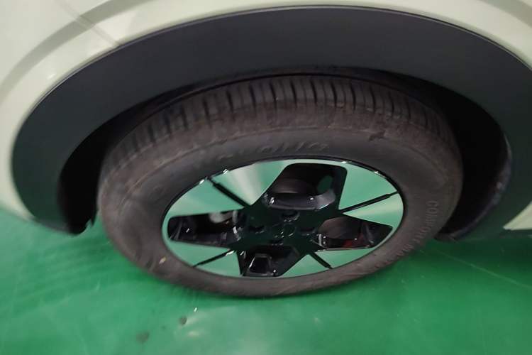 Used Geely Galaxy Geome 2025 UP 410km Exploration Edition Left Front Wheel Hub