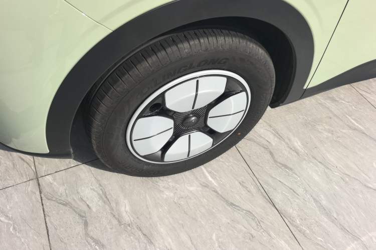 Used Geely Galaxy Geome 2025 310km Youth Edition Left Front Wheel Hub