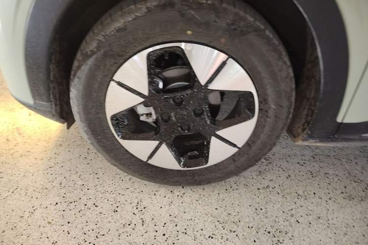 Used Geely Galaxy Geome 2025 UP 410km Exploration+ Edition Left Front Wheel Hub