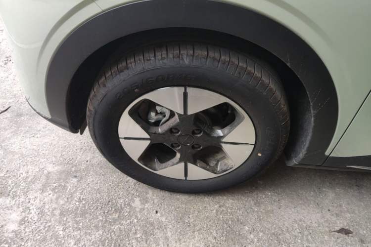 Used Geely Galaxy Geome 2025 310km Dream Edition Left Front Wheel Hub