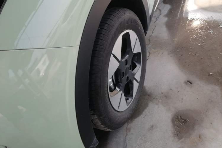 Used Geely Galaxy Geome 2025 UP 410km Exploration Edition Left Front Wheel Hub