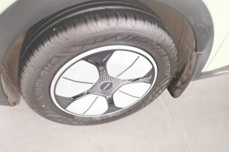 Used Geely Galaxy Geome 2025 310km Youth Edition Left Front Wheel Hub