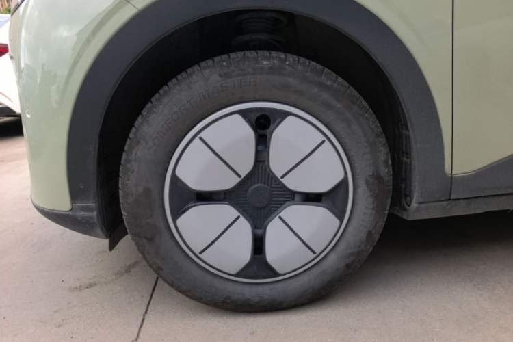 Used Geely Galaxy Geome 2025 310km Youth Edition Left Front Wheel Hub