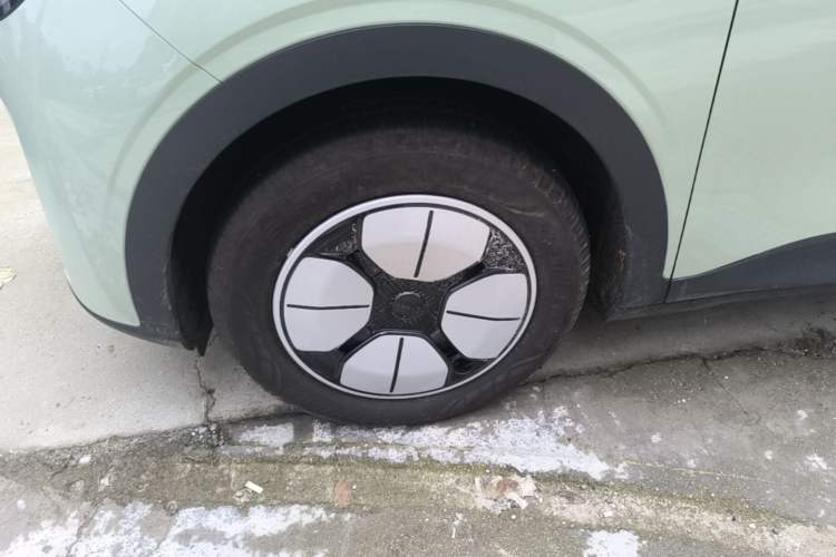 Used Geely Galaxy Geome 2025 310km Youth Edition Left Front Wheel Hub