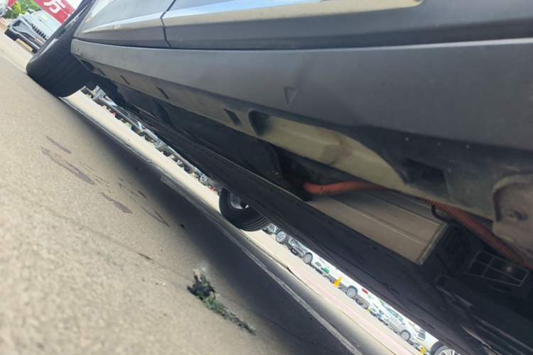 Used Geely Galaxy Geome 2025 UP 410km Exploration+ Edition Left Side Sill