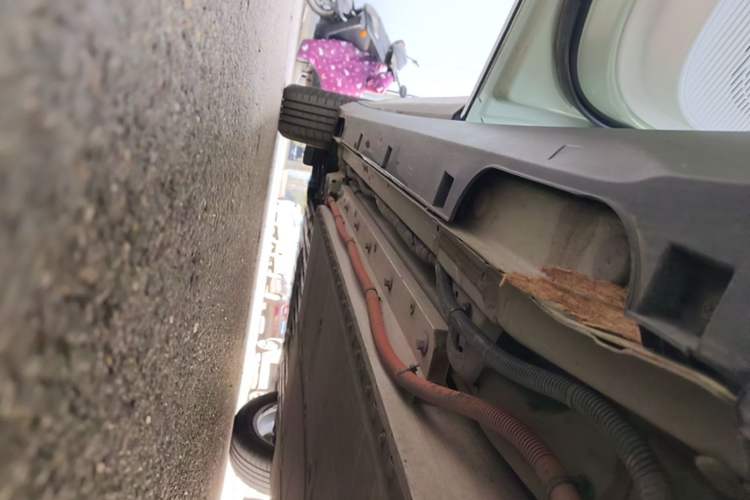 Used Geely Galaxy Geome 2025 UP 410km Exploration+ Edition Left Side Sill