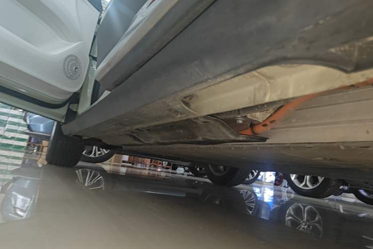 Used Geely Galaxy Geome 2025 UP 410km Exploration+ Edition Left Side Sill