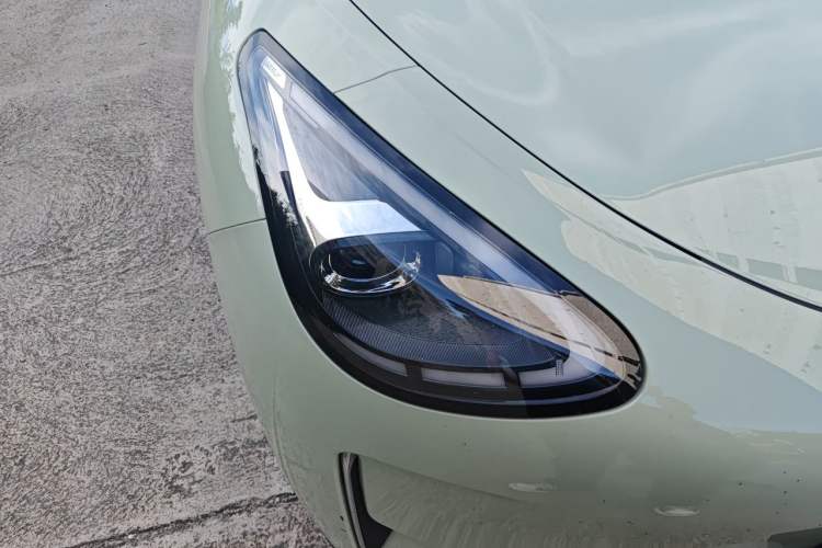 Used Geely Galaxy Geome 2025 UP 410km Exploration Edition Right Front Headlight
