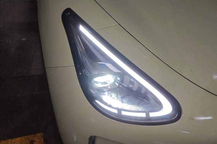 Used Geely Galaxy Geome 2025 UP 410km Exploration Edition Right Front Headlight