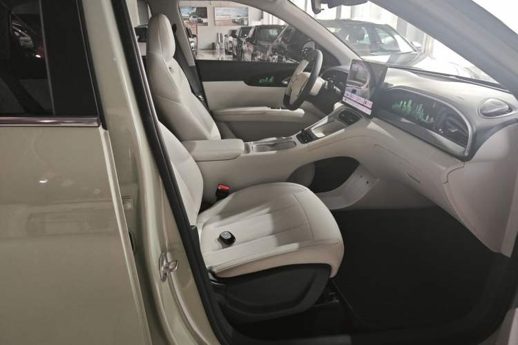 Used Geely Galaxy Geome 2025 UP 410km Exploration+ Edition Right Front Seat