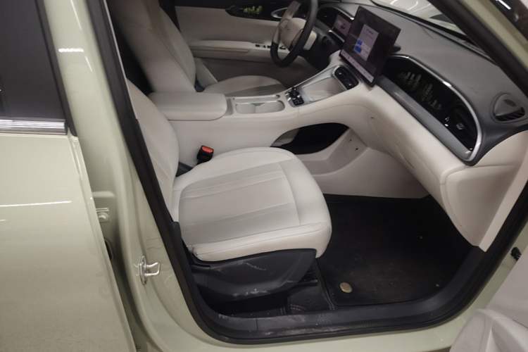 Used Geely Galaxy Geome 2025 UP 410km Exploration+ Edition Right Front Seat