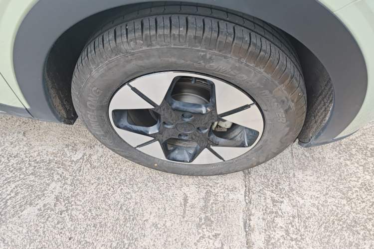 Used Geely Galaxy Geome 2025 UP 410km Exploration Edition Right Front Wheel Hub