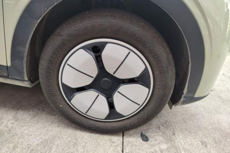 Used Geely Galaxy Geome 2025 310km Youth Edition Right Front Wheel Hub