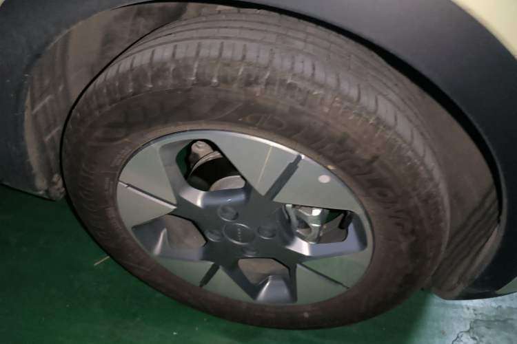 Used Geely Galaxy Geome 2025 UP 410km Exploration+ Edition Right Front Wheel Hub