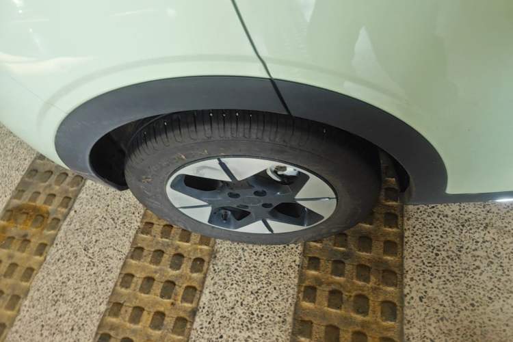 Used Geely Galaxy Geome 2025 UP 410km Exploration+ Edition Right Rear Wheel Hub