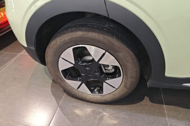 Used Geely Galaxy Geome 2025 310km Dream Edition Right Rear Wheel Hub