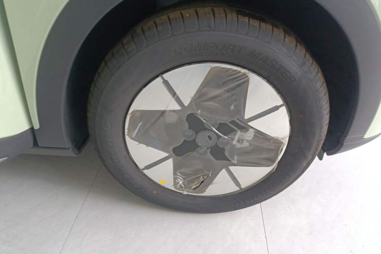 Used Geely Galaxy Geome 2025 310km Youth Edition Right Rear Wheel Hub