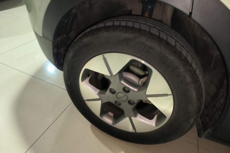 Used Geely Galaxy Geome 2025 UP 410km Exploration+ Edition Right Rear Wheel Hub