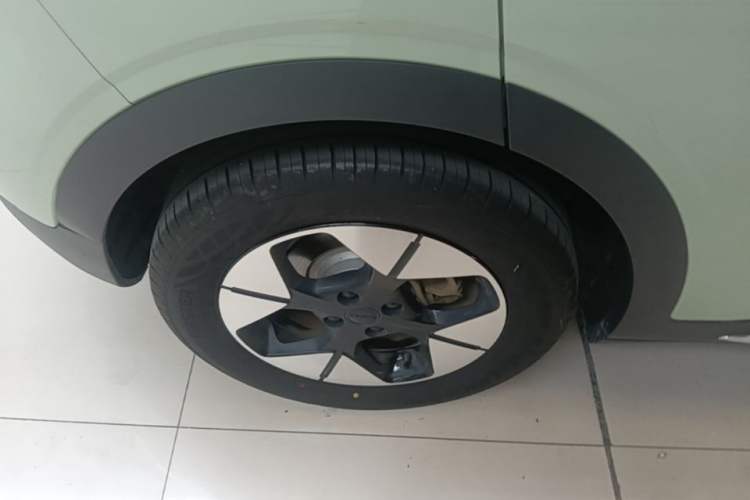 Used Geely Galaxy Geome 2025 UP 410km Exploration+ Edition Right Rear Wheel Hub