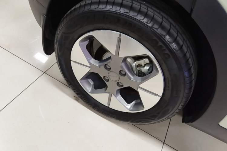 Used Geely Galaxy Geome 2025 UP 410km Exploration+ Edition Right Rear Wheel Hub
