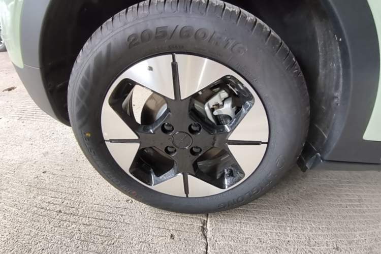 Used Geely Galaxy Geome 2025 310km Dream Edition Right Rear Wheel Hub