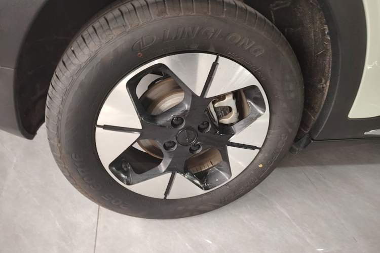 Used Geely Galaxy Geome 2025 410 km Free Version Right Rear Wheel Hub