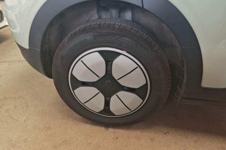 Used Geely Galaxy Geome 2025 310km Youth Edition Right Rear Wheel Hub