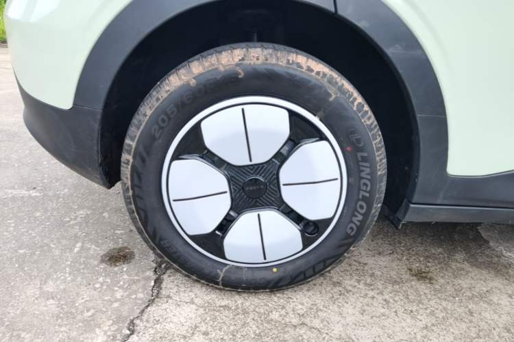 Used Geely Galaxy Geome 2025 310km Youth Edition Right Rear Wheel Hub