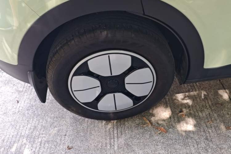 Used Geely Galaxy Geome 2025 310km Youth Edition Right Rear Wheel Hub
